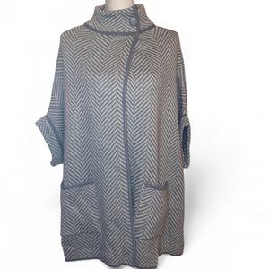 LAUREN CONRAD Riding Cape Sweater Chevron Pattern Gray/White ONE SIZE Fits Most